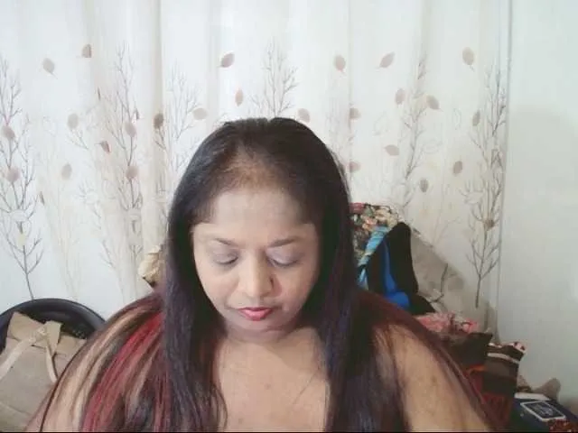 Live sex webcam photo for Indiantasha #291702279