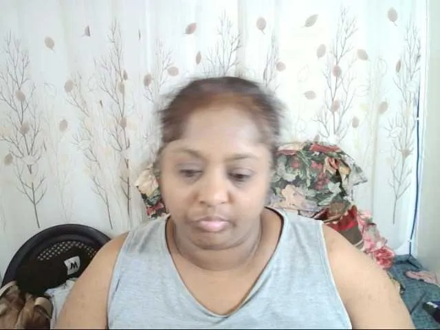 Live sex webcam photo for Indiantasha #291771877