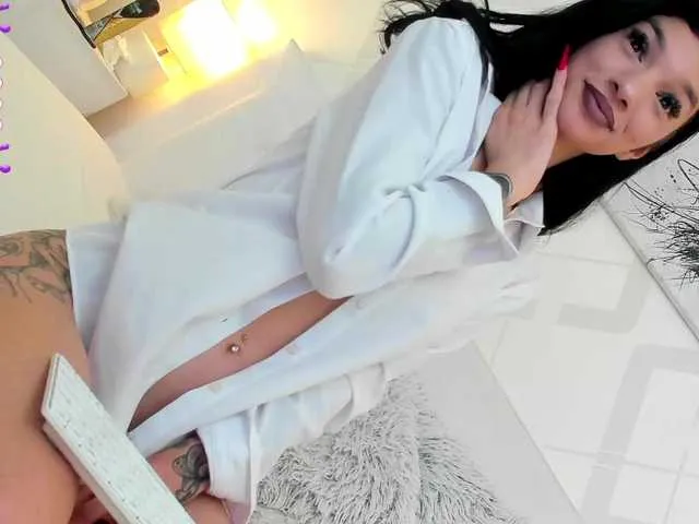 Live sex webcam photo for IndigoRoyal #277030428