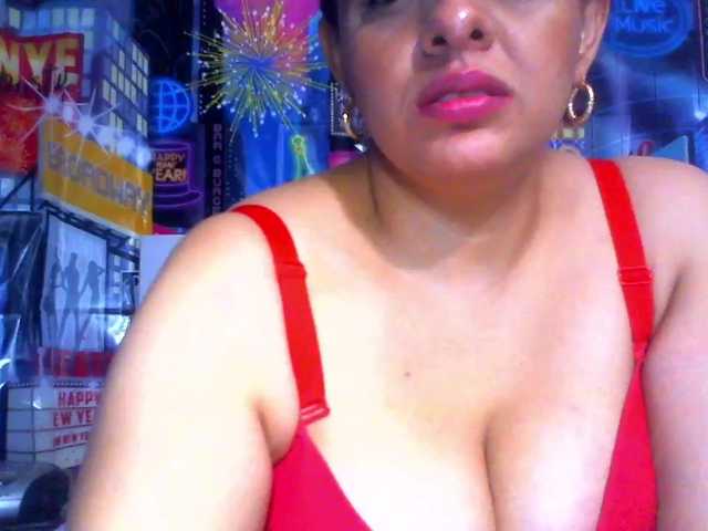 Live sex webcam photo for Indira-Roose #274975380