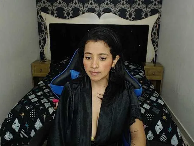 Live sex webcam photo for InesRauch #276087201