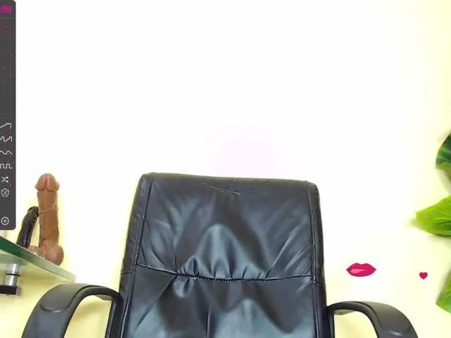 Live sex webcam photo for IngritBitch #274560016