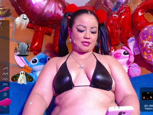 Live sex webcam photo for IngritBitch #276605491