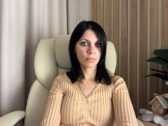 Live sex webcam photo for InjaAtHome #292302720