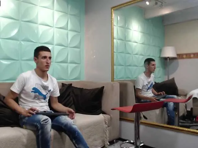 Live sex webcam photo for InnocentLov-1 #274462371