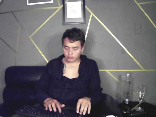 Live sex webcam photo for InsidiousMK #275635272