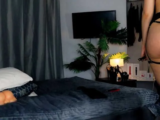 Live sex webcam photo for InvitingTina #277834153