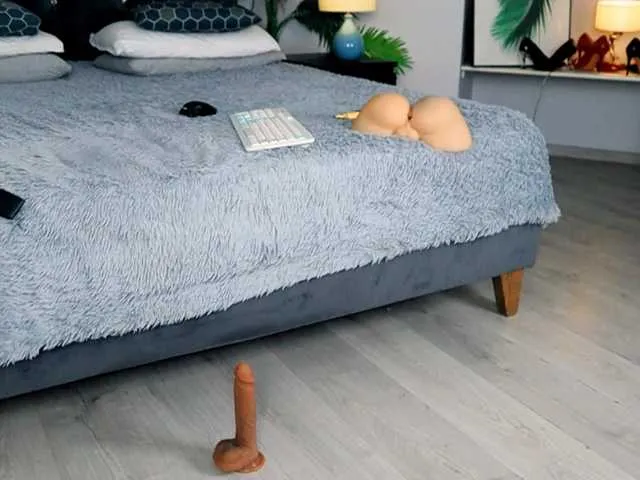 Live sex webcam photo for InvitingTina #291350636