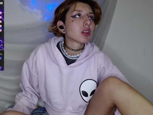 Live sex webcam photo for Iriis-hs #272534061