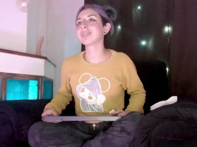 Live sex webcam photo for Iriis-hs #272650160