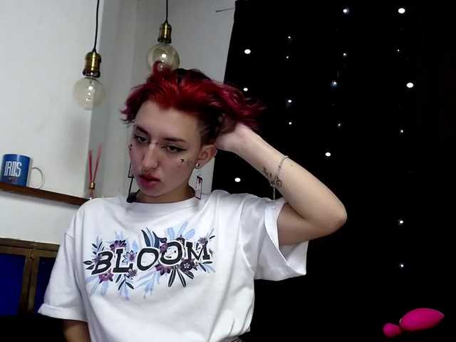 Live sex webcam photo for Iriis-hs #273195464