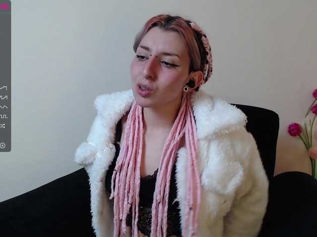 Live sex webcam photo for Iriis-hs #273490145