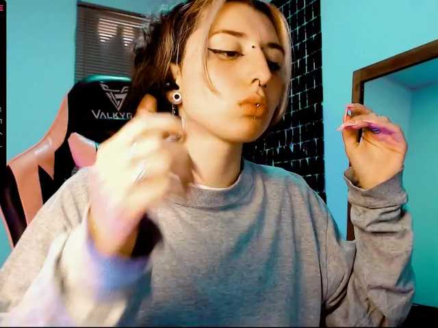 Live sex webcam photo for Iriis-hs #273647503