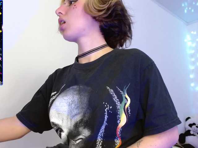 Live sex webcam photo for Iriis-hs #274046522