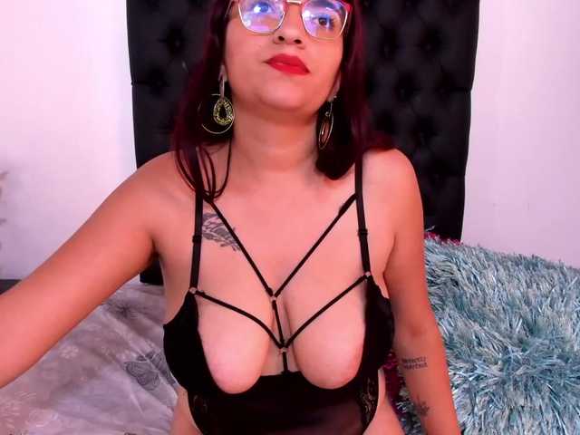 Live sex webcam photo for Irina-Soler #273409732