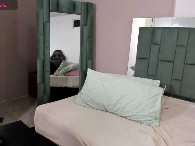 Live sex webcam photo for Irina-Soler #278223662