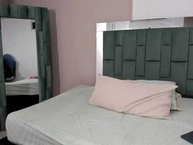 Live sex webcam photo for Irina-Soler #278297316