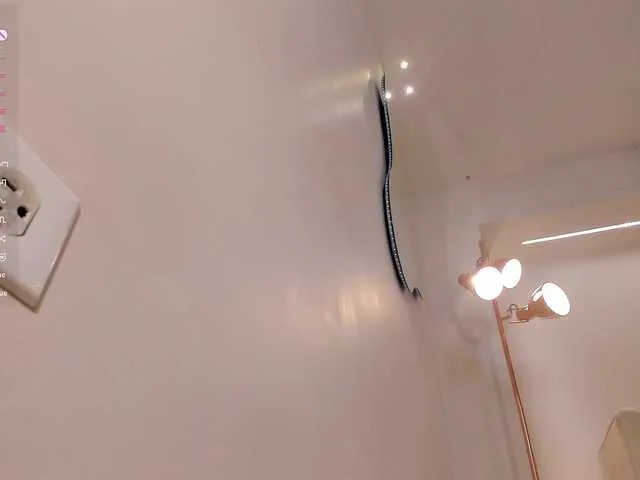 Live sex webcam photo for IrinaPortman #290721493