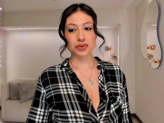 Live sex webcam photo for IrinaPortman #290731782