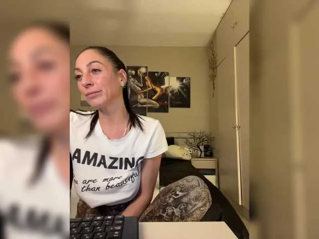 Live sex webcam photo for IrinkaGata #290940979