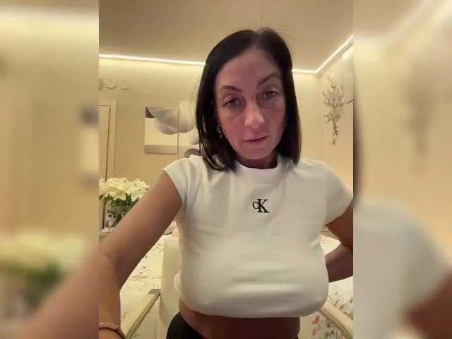 Live sex webcam photo for IrinkaGata #293149433