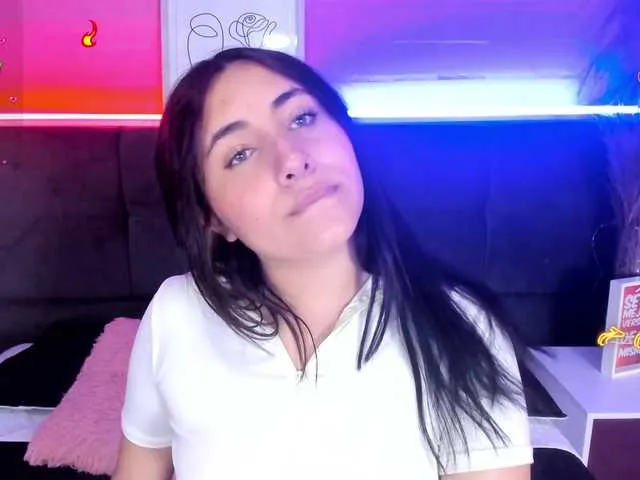 Live sex webcam photo for Iris-rouse-- #288117210