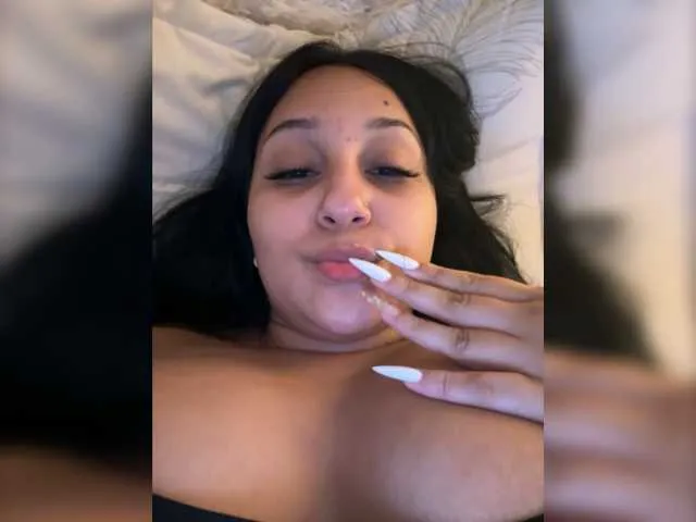 Live sex webcam photo for IrisEvans #275497716