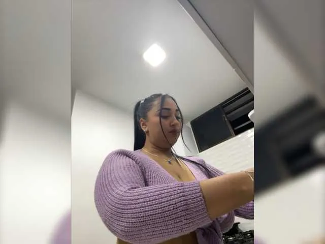 Live sex webcam photo for IrisEvans #276590428