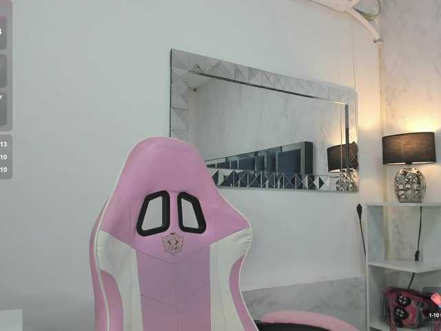 Live sex webcam photo for IrisKarimm #290728369