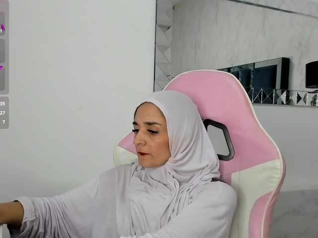 Live sex webcam photo for IrisKarimm #290777926