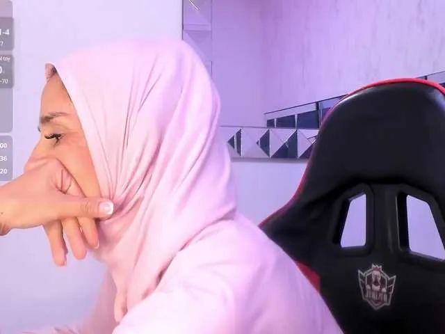 Live sex webcam photo for IrisKarimm #291108728