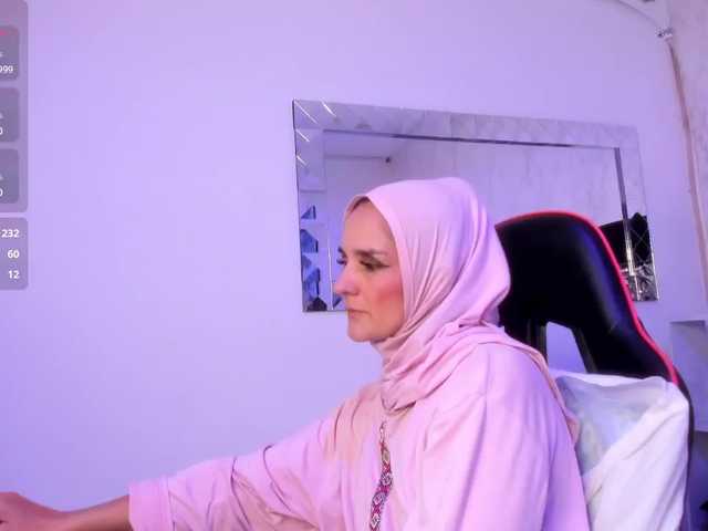 Live sex webcam photo for IrisKarimm #291408394