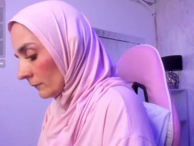 Live sex webcam photo for IrisKarimm #291551514