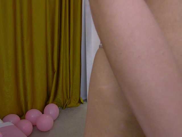 Live sex webcam photo for IrisMonn #290392389