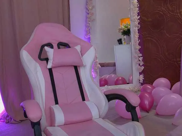 Live sex webcam photo for IrisMonn #291136988
