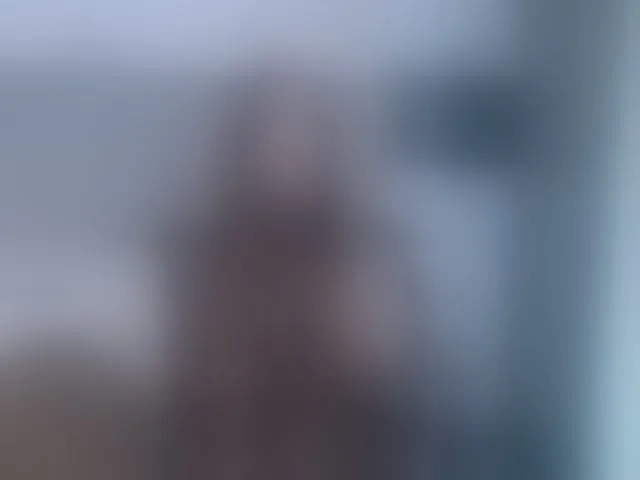 Live sex webcam photo for IrisMonn #294170778