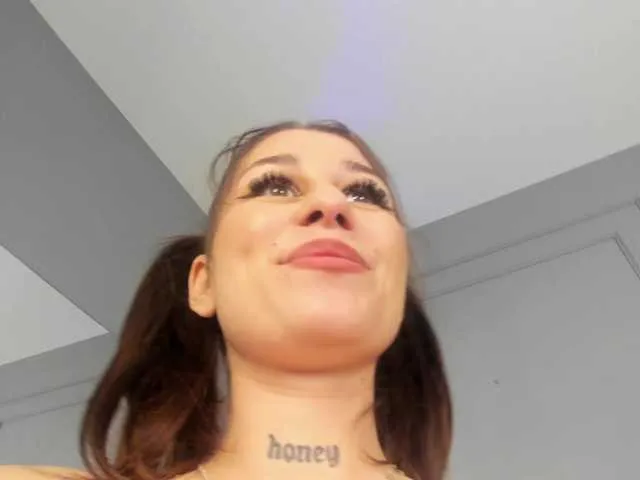 Live sex webcam photo for IrisReynolds #278936684