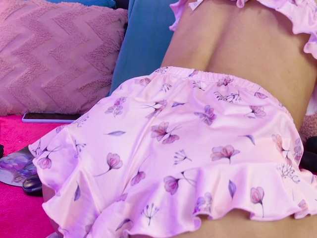 Live sex webcam photo for IrisRoss #276612493