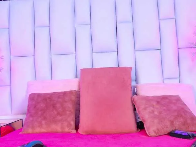 Live sex webcam photo for IrisRoss #290731469