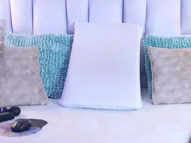 Live sex webcam photo for IrisRoss #291751352