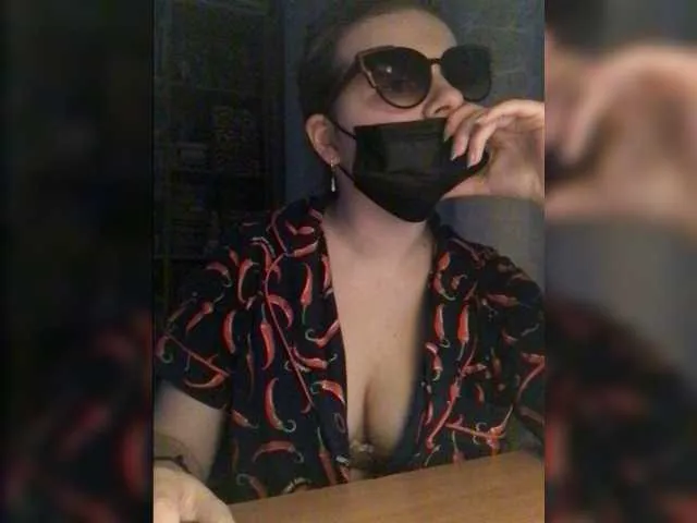 Live sex webcam photo for Irish8m #271796630
