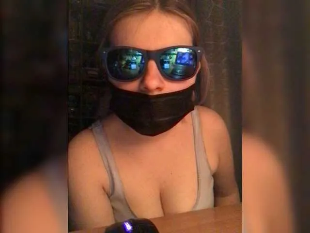 Live sex webcam photo for Irish8m #271834974