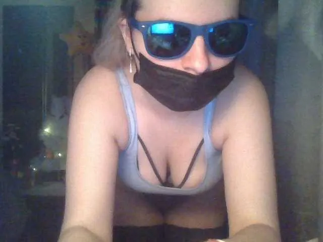 Live sex webcam photo for Irish8m #271877968