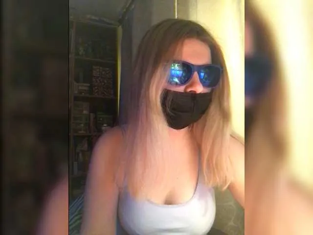 Live sex webcam photo for Irish8m #272127735