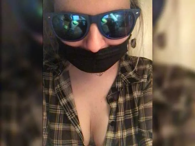 Live sex webcam photo for Irish8m #272196861