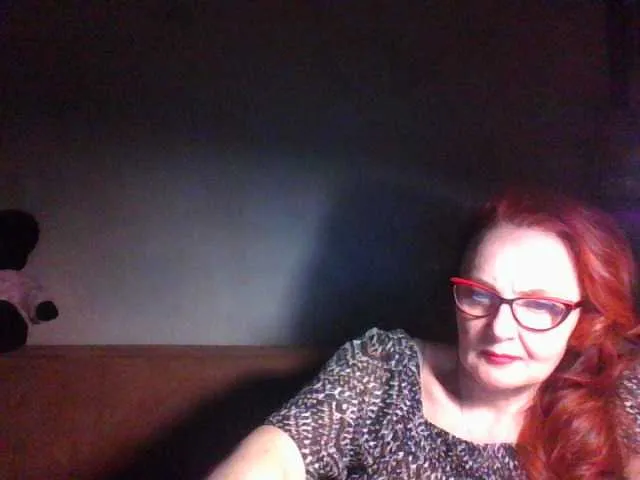 Live sex webcam photo for Iriska838 #273096317