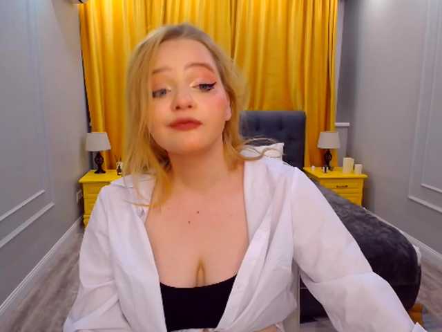 Live sex webcam photo for IrresistibleSmile #277377047