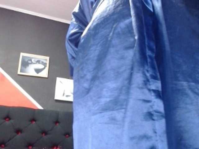 Live sex webcam photo for IsaParquer #272787266