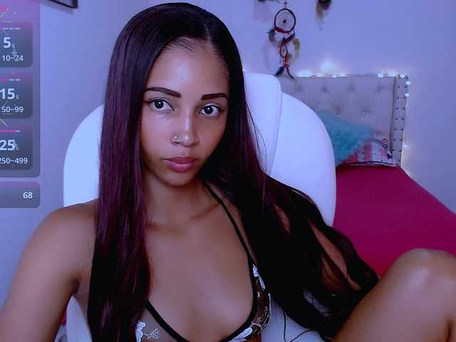 Live sex webcam photo for Isabel-hot #292336083