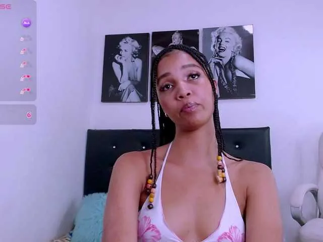 Live sex webcam photo for Isabel-hot #294005053